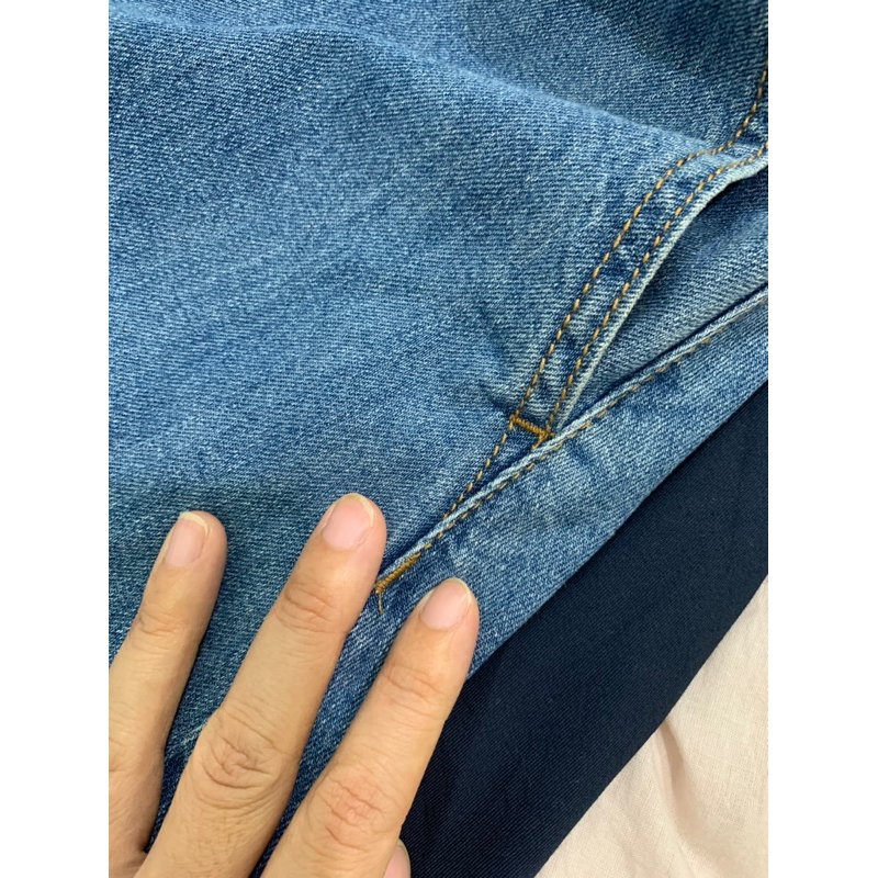 Áo xô Hàn trắng và Chân váy jean Nhật dáng dài 2hand | Instagram: maybay.2hand