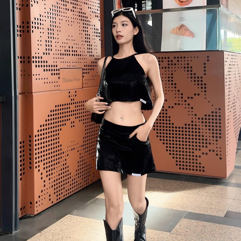 Bộ áo yếm croptop YELLOW FLICKER black girl