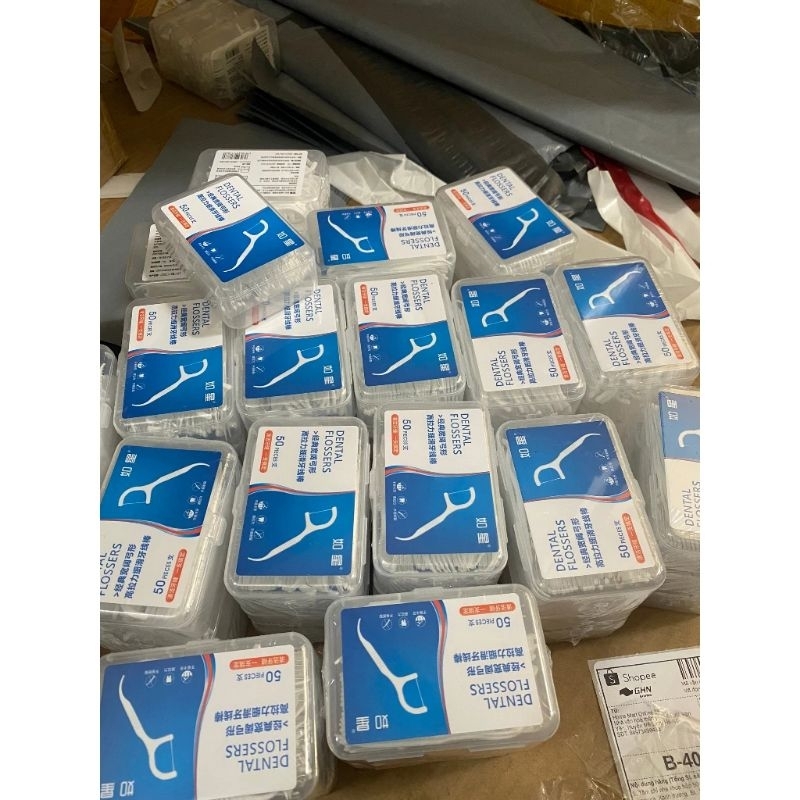 1 hộp tăm chỉ nha khoa 50c  siêu vệ sinh răng lợi