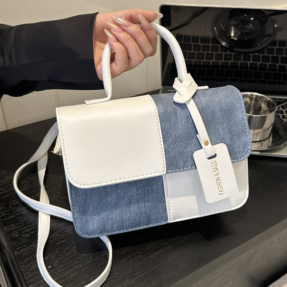 Túi xách nữ đeo chéo túi đi làm bình thường túi đeo vai đơn giản thời trang 2023 mới túi vuông nhỏ Món quà sinh nhật
