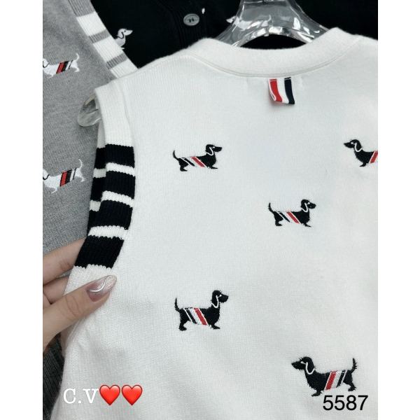 Áo gile len thêu hình con chó hàng QCL1
