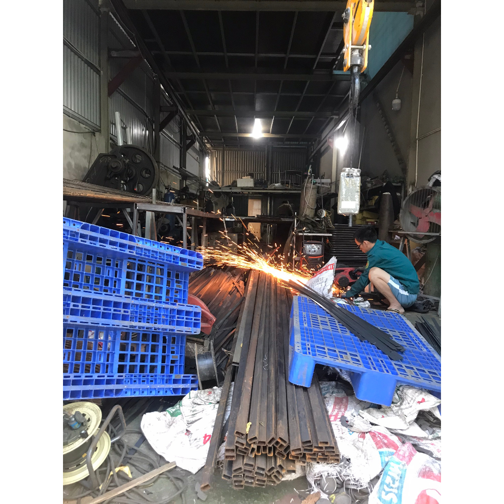 Giỏ cài lưới sắt, giỏ treo khung lưới sắt decor trang trí