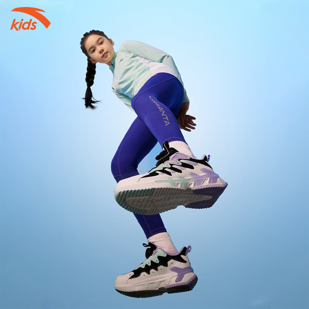 Giày chạy bộ bé gái Anta Kids 322245533 dòng running thiết kế đế xương cá thể thao khóa habu không dây buộc thông minh