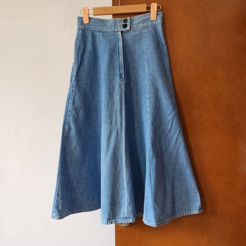 Chân váy midi vintage Nhật hiệu Betty Smith jeans denim xanh light blue - em và nắng