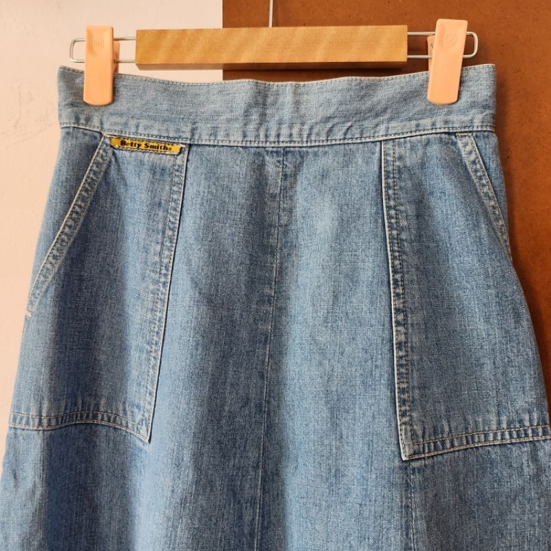 Chân váy midi vintage Nhật hiệu Betty Smith jeans denim xanh light blue - em và nắng