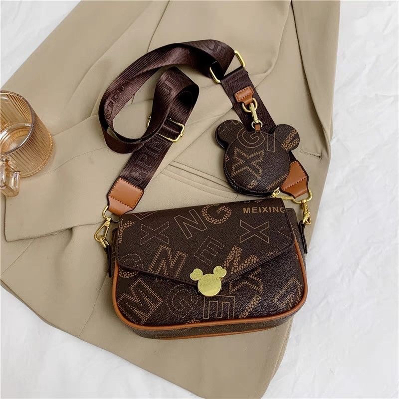 Túi xách nữ đeo chéo dây bản to kèm móc treo