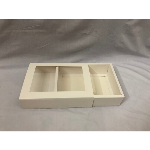 Hộp giấy mặt kiếng kéo ngang kích thước 24,8 X 18,3 X 6,3 cm/hộp