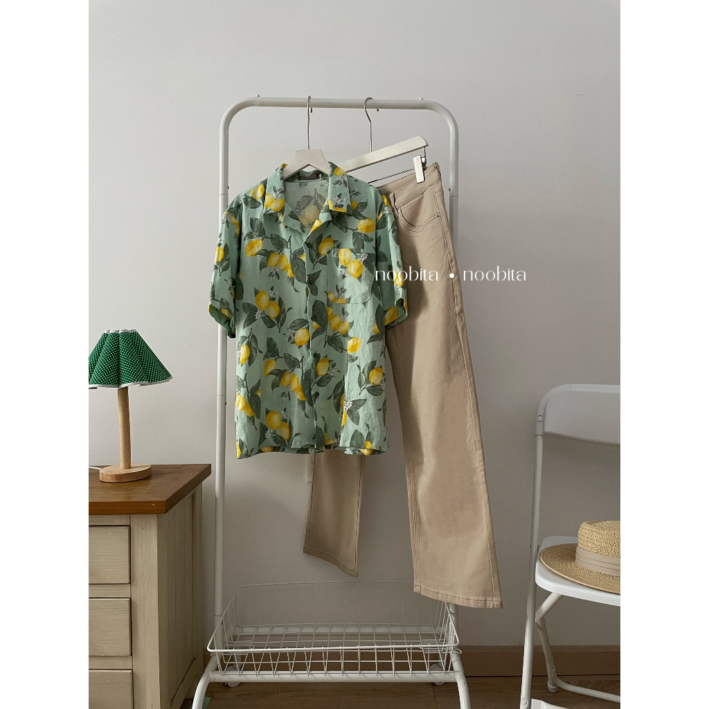 NOOBITA - Sơ mi tay ngắn cổ vest hoạ tiết lá 7925