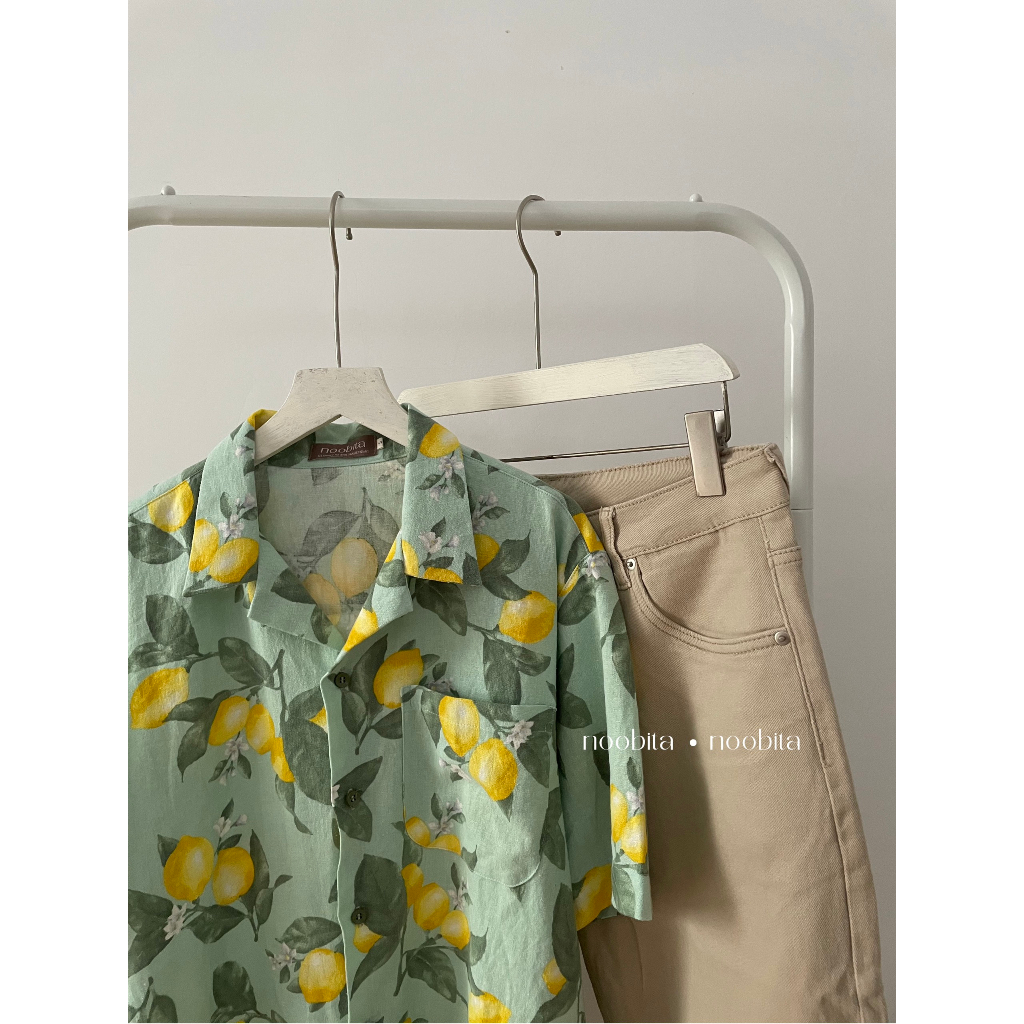 NOOBITA - Sơ mi tay ngắn cổ vest hoạ tiết lá 7925