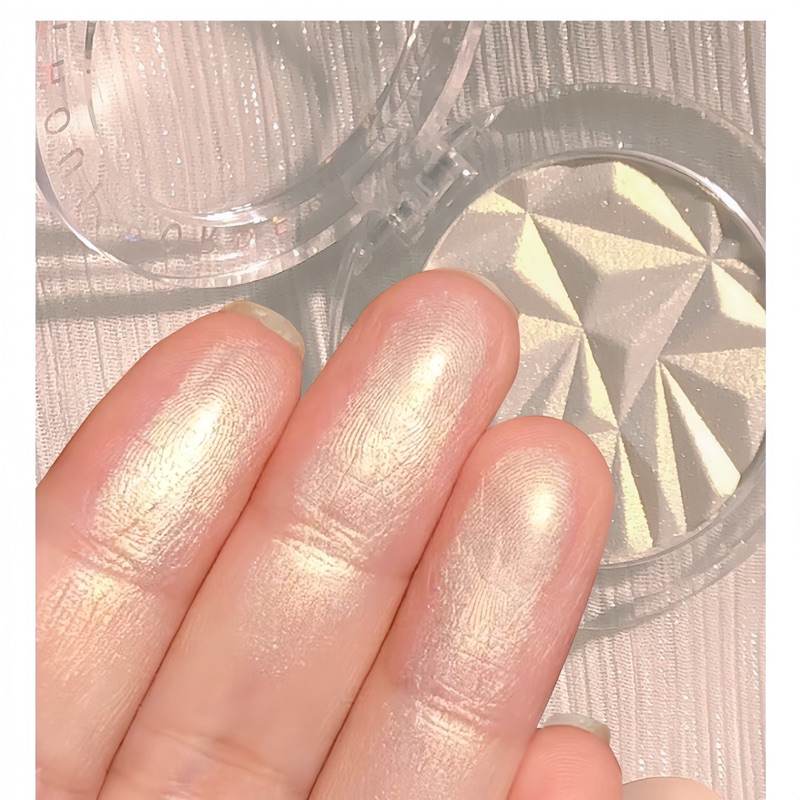 Phấn Nhũ Bắt Sáng Miss Beauty Toàn Diện Màu Nhũ Kim Tuyến Mịn Tự Nhiên KUROMI