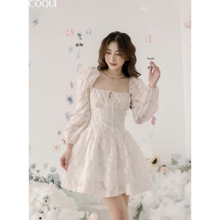 Váy xinh xỉu lên xuống