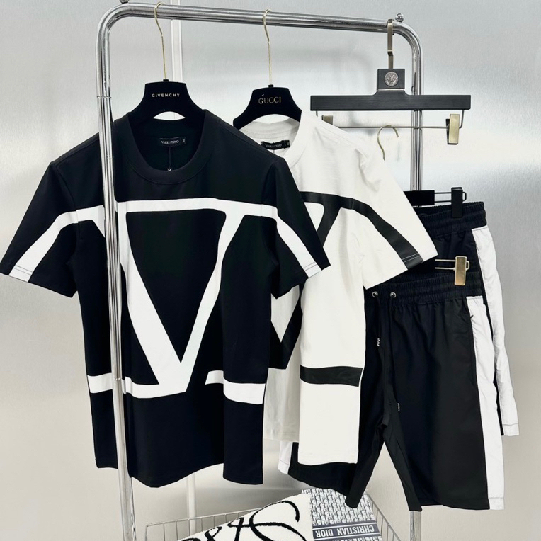 Bộ LVNT Nam Nữ ,Chất liệu cotton cao cấp in họa tiết logo trước áo, phối màu trắng và đen tay áo, cực hott