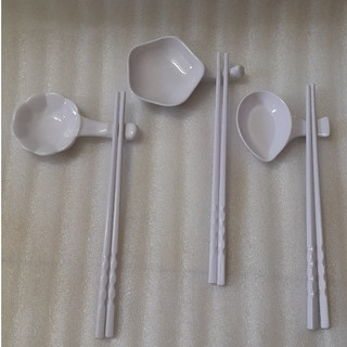 Gác muỗng đũa nhựa Melamine màu trắng nhiều Size
