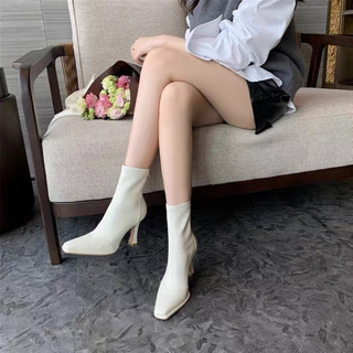 Bốt trắng cao 9p