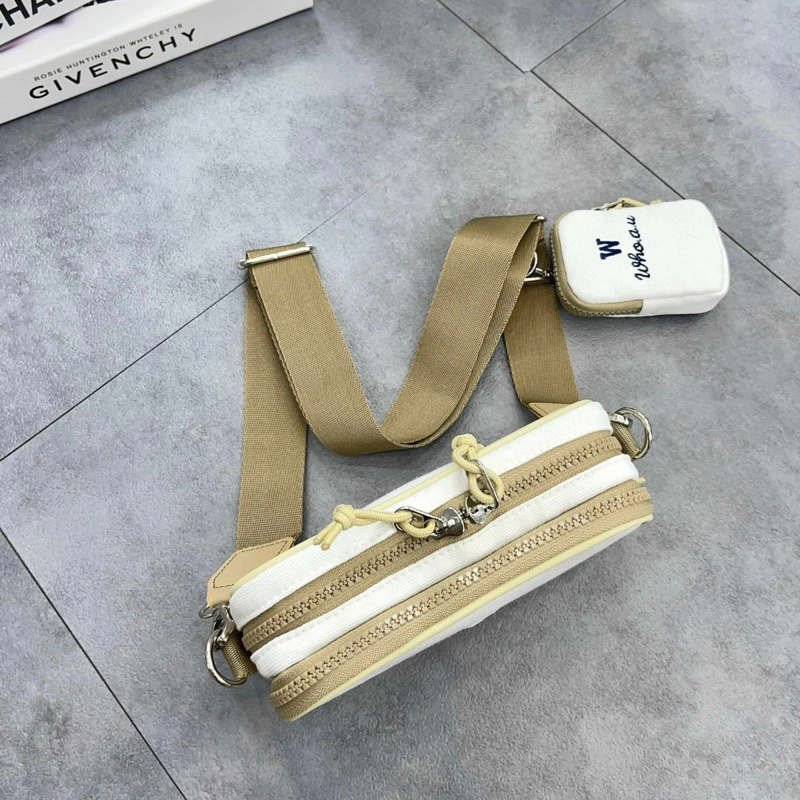 Túi đeo chéo whoauh ảnh thật shop chụp