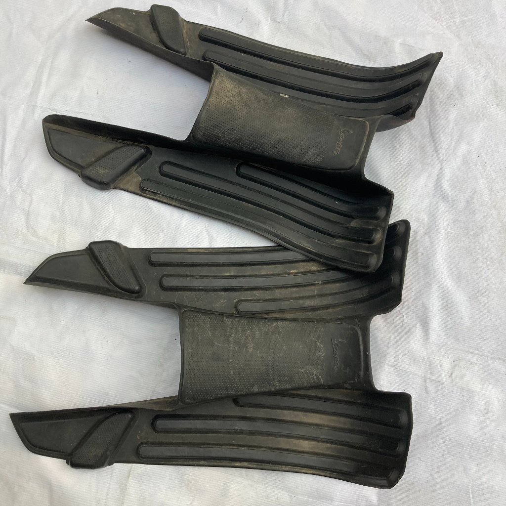 THẢM ĐỂ CHÂN XE VESPA LX CHÍNH HÃNG