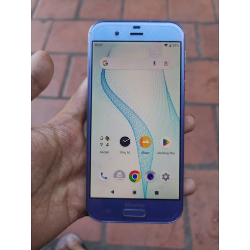 Điện thoại sharp shv 39 ,sh03j