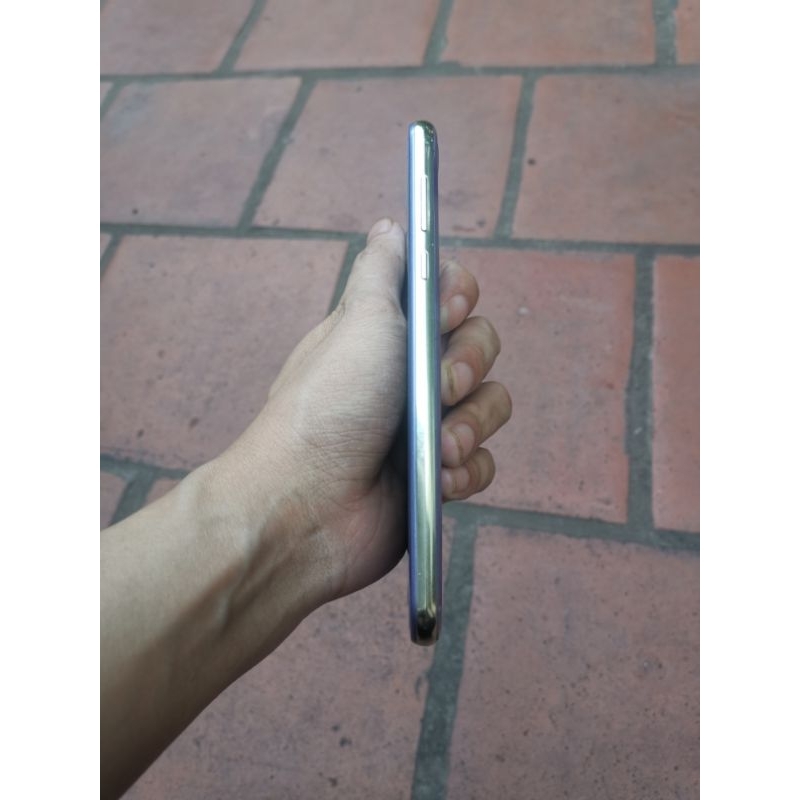 Điện thoại sharp shv 39 ,sh03j