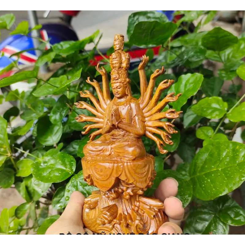 Tượng phật thiên thủ thiên nhãn gỗ bách xanh
