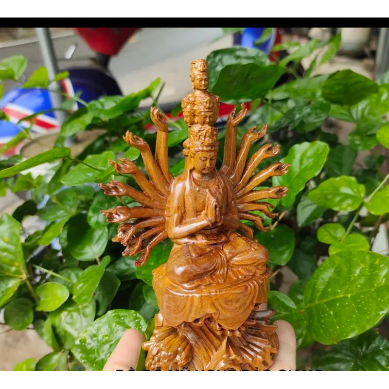 Tượng phật thiên thủ thiên nhãn gỗ bách xanh
