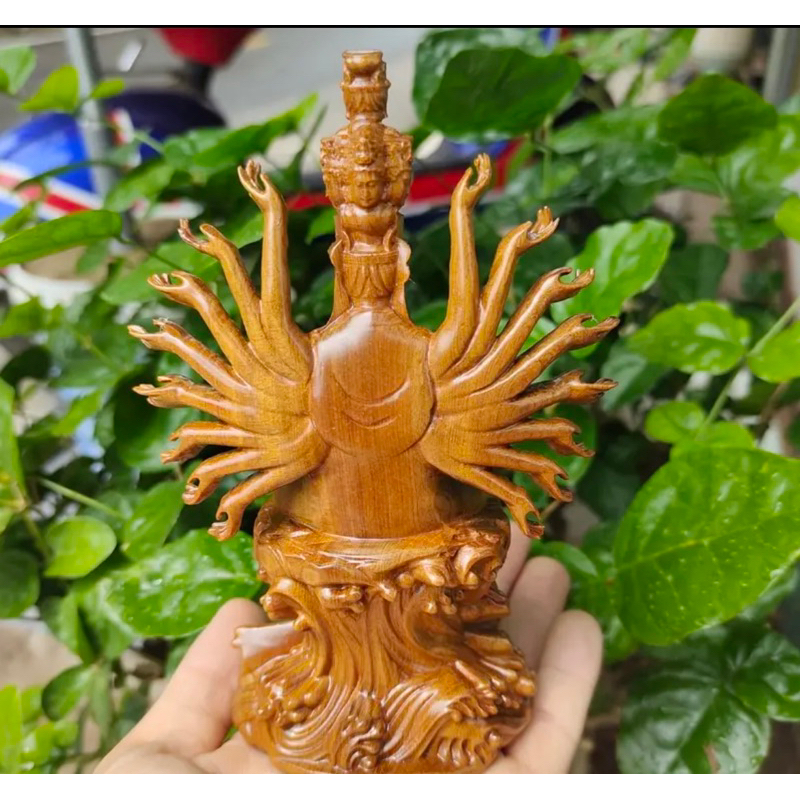 Tượng phật thiên thủ thiên nhãn gỗ bách xanh