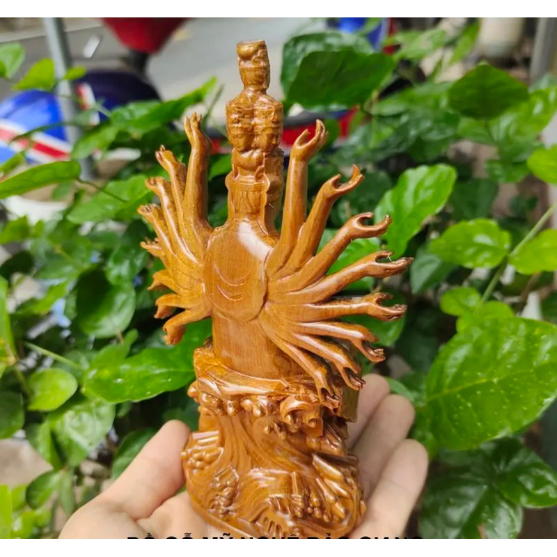 Tượng phật thiên thủ thiên nhãn gỗ bách xanh