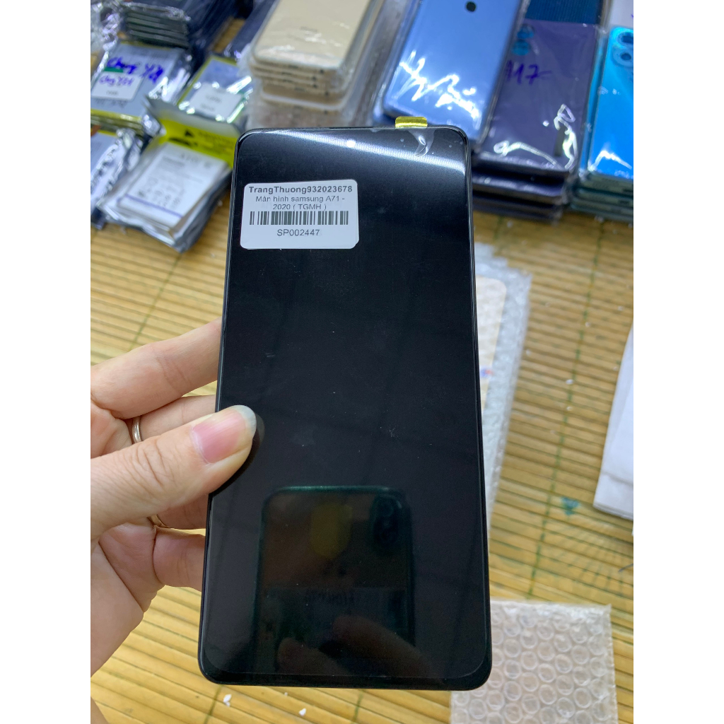 Màn hình điện thoại 2ic, liền sẵn khung samsung A71 - bao test, tặng kèm 1 tuýp keo