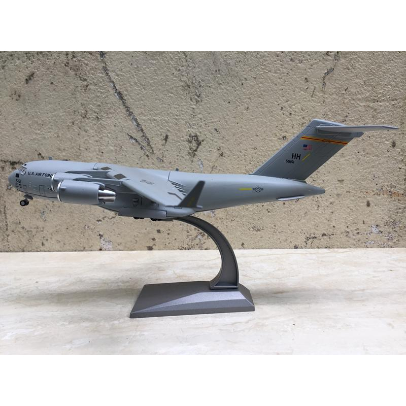 Mô hình Máy bay C-17 Globemaster III 1:200