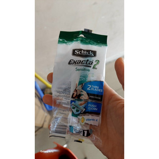DẠO CẠO RÂU DÙNG 1 LẦN SCHICK EXACTA2