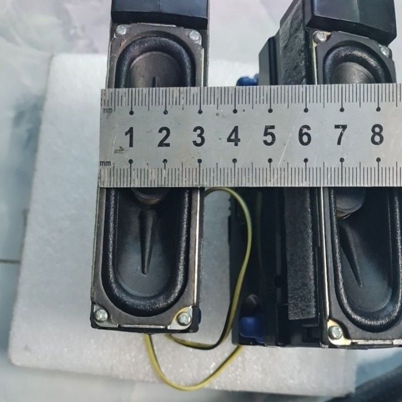Cặp loa toàn dãi 8ohm / 10w , tháo từ tivi SAMSUNG , có sẵn hộp cộng hưởng