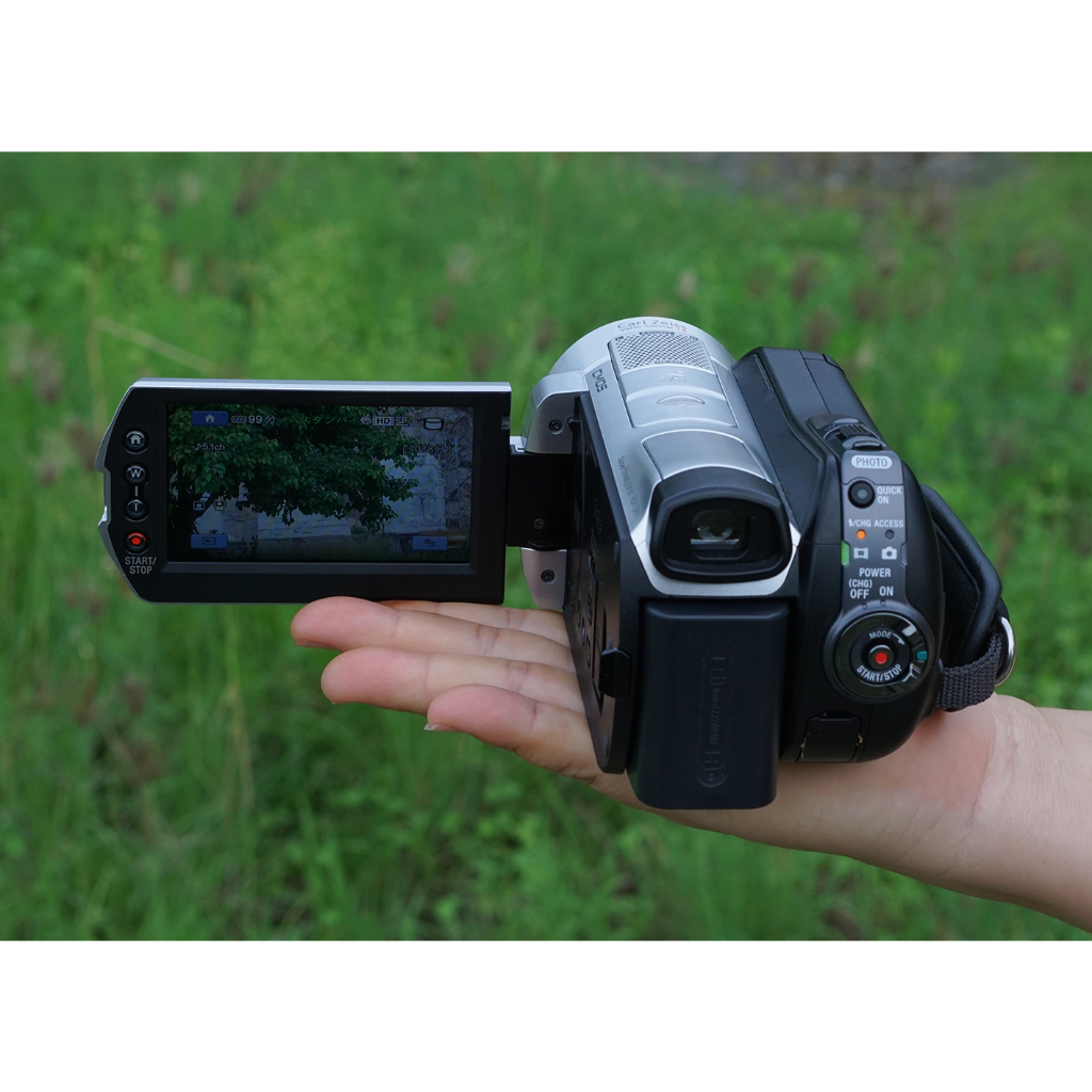 Máy quay Sony HDR-SR11