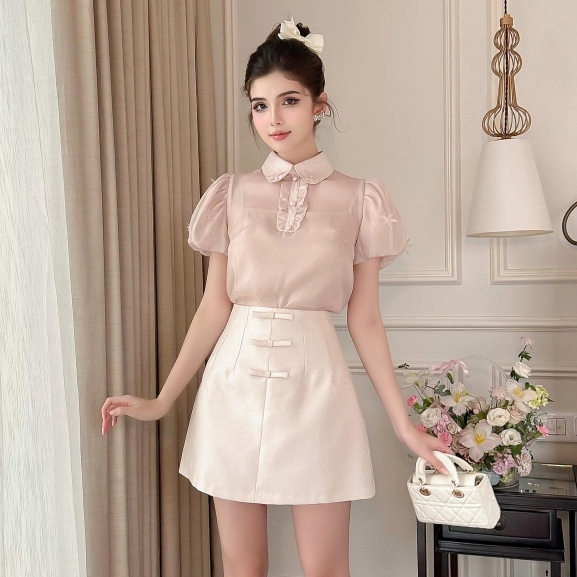 Set áo tay bồng cổ sen đính nơ kèm chân váy tacta cạp cao hồng pastel 2 lớp dự tiệc cưới DELIZ STUDIO