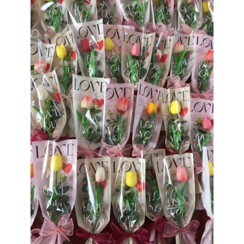 Bó hoa tuy líp 1 -7 bông kèm túi thiệp