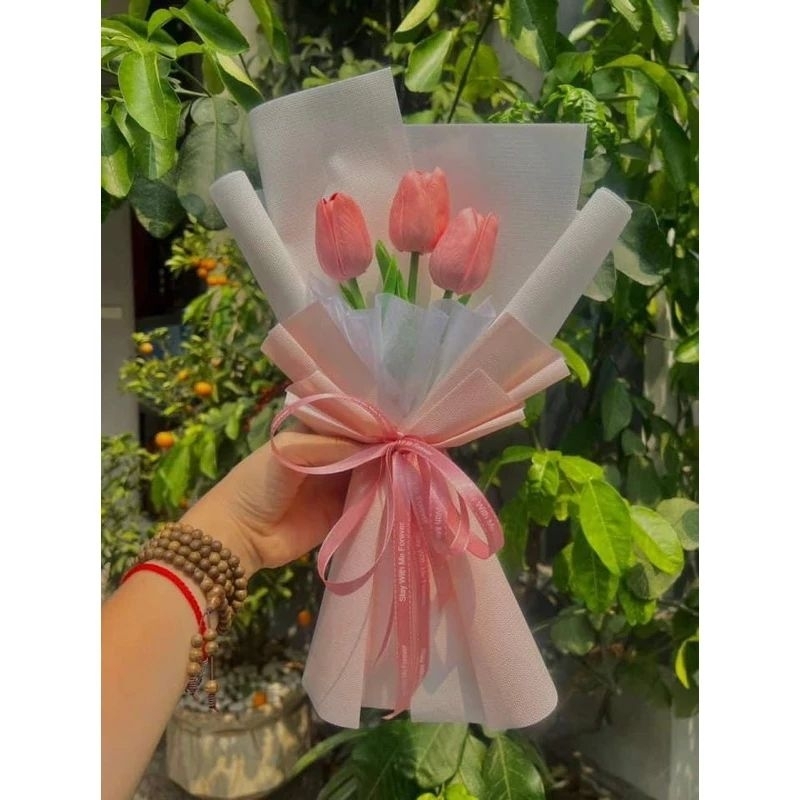 Bó hoa tuy líp 1 -7 bông kèm túi thiệp