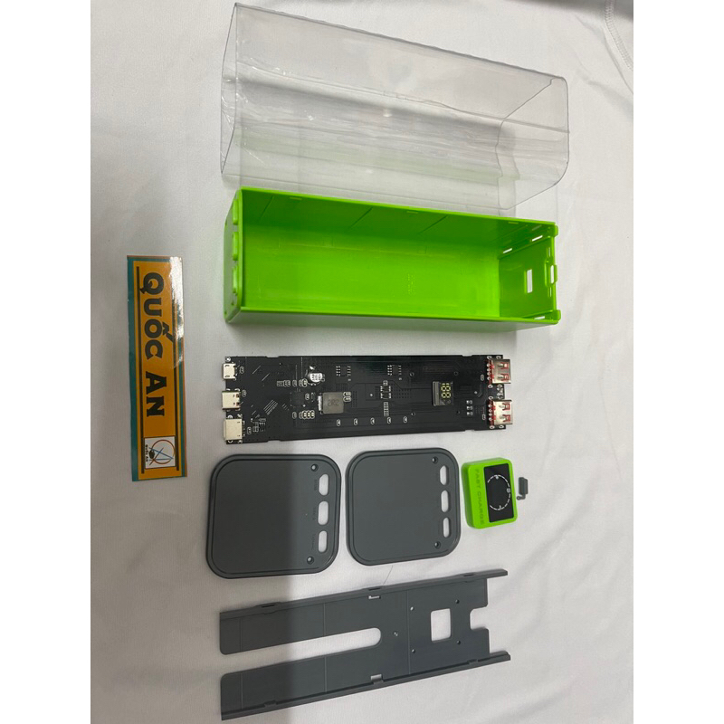 Box Sạc Dự Phòng 8 cell 21700