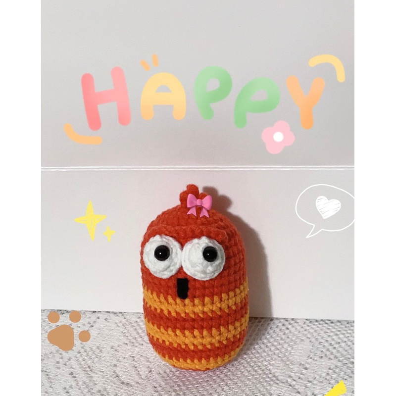 Móc khoá len ấu trùng tinh nghịch Larva