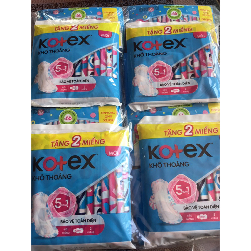 Tặng thêm 2 miếng Khô Thoáng -Combo 2 Gói Băng Vệ Sinh Kotex Hàng Ngày Kháng Khuẩn 20 Miếng