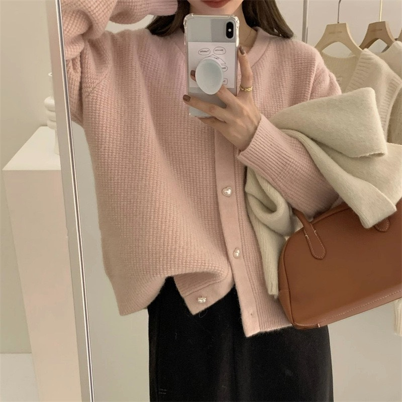 Áo len cardigan cổ tròn cúc ngọc tiểu thư nhẹ nhàng thời trang, len dày mịn hàng Quảng Châu loại 1 BUNNY deliz | BigBuy360 - bigbuy360.vn