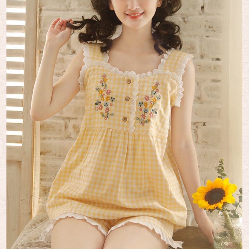 Váy, bộ ngủ vải Xô Muslin kẻ caro thêu hoa cổ bèo cực xinh