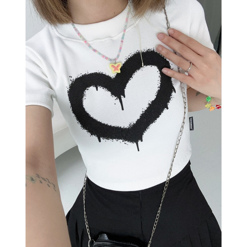 Áo phông croptop "Spray Heart" The Famous
