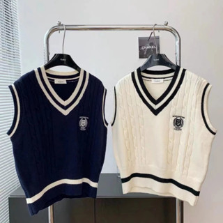 Áo Gile Nữ Sinh Hàn Quốc Thêu Huy Hiệu, Áo Gile Cổ V Len Thừng Viền, Labibi