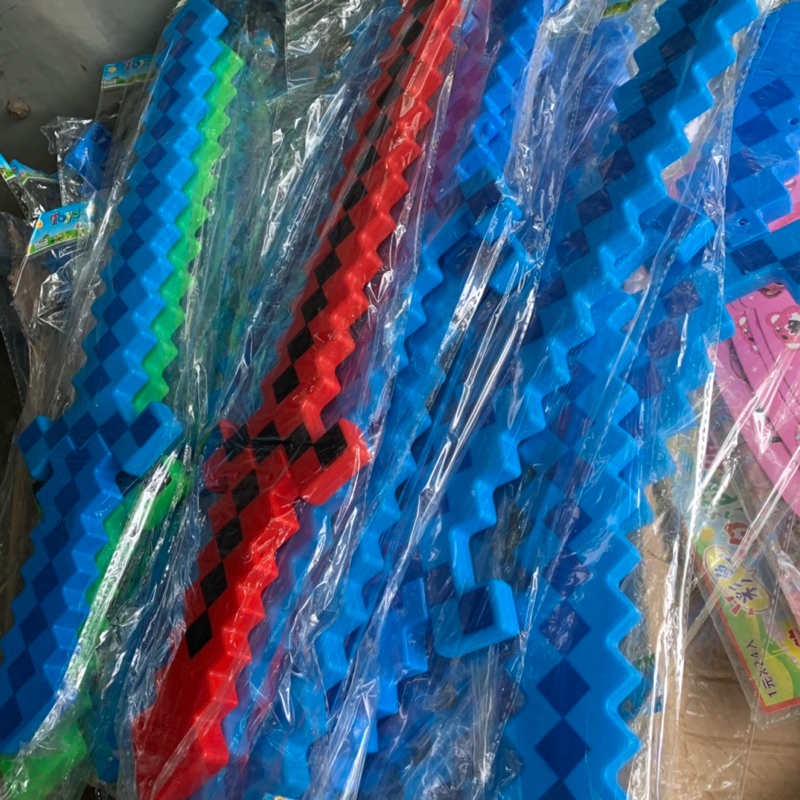 Đồ chơi kiếm trong minecraft phát sáng, nhạc