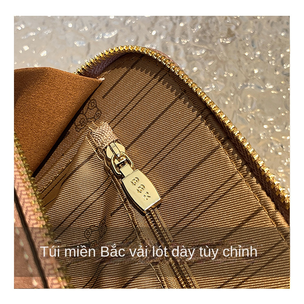 Túi đeo chéo nữ thời trang mới 2023 thích hợp Túi xách tay gấu túi vuông