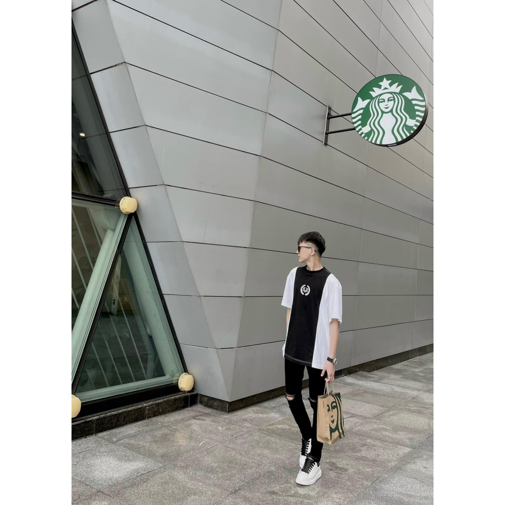 Áo Phông An Thuyên Phối Đen Trắng MU Họa Tiết Thêu Trước Ngực Sắc Nét - Áo Phông An Thuyên Hót trend 2023