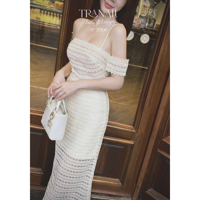 Đầm ren bẹt vai