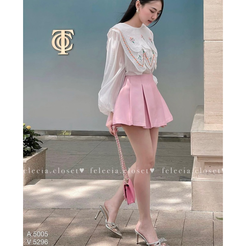 Set áo tơ cổ hoa kèm chân váy tacta hồng