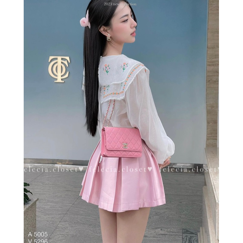 Set áo tơ cổ hoa kèm chân váy tacta hồng