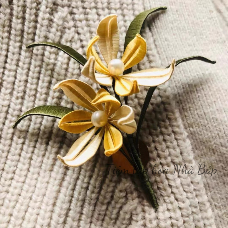 Set 50 Và Hộp 36 Cuộn Chỉ Tơ Bóng Phản Quang làm Triền Hoa Quấn Hoa Handmade