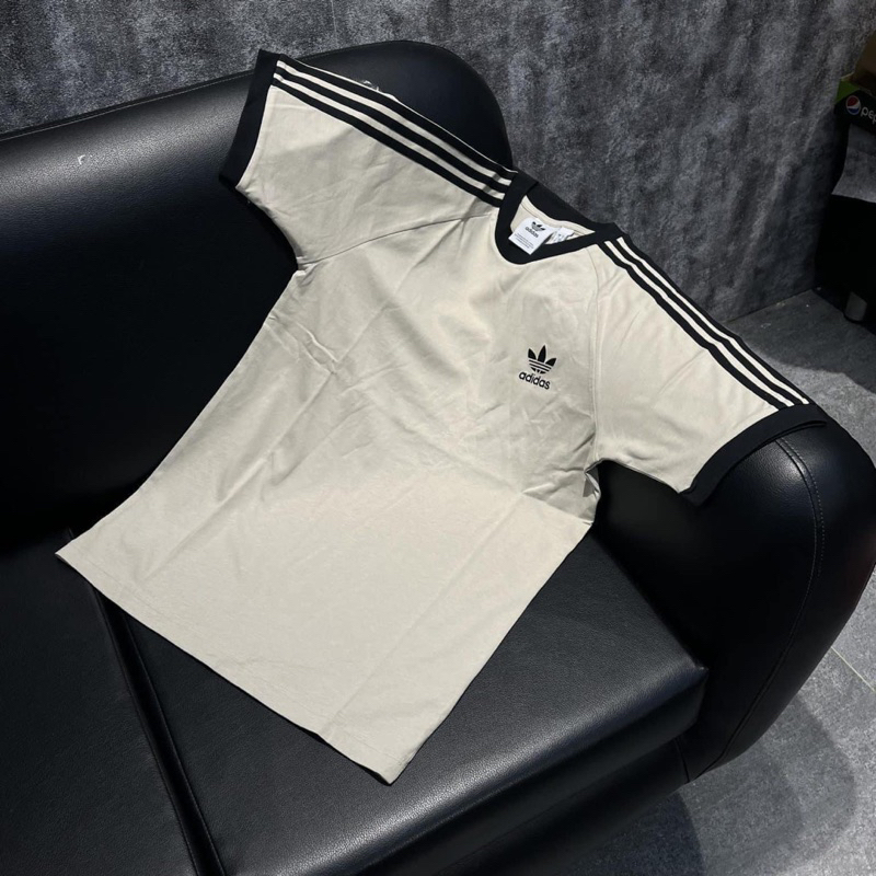 ADIDAS 3STRIPES BEIGH NEW