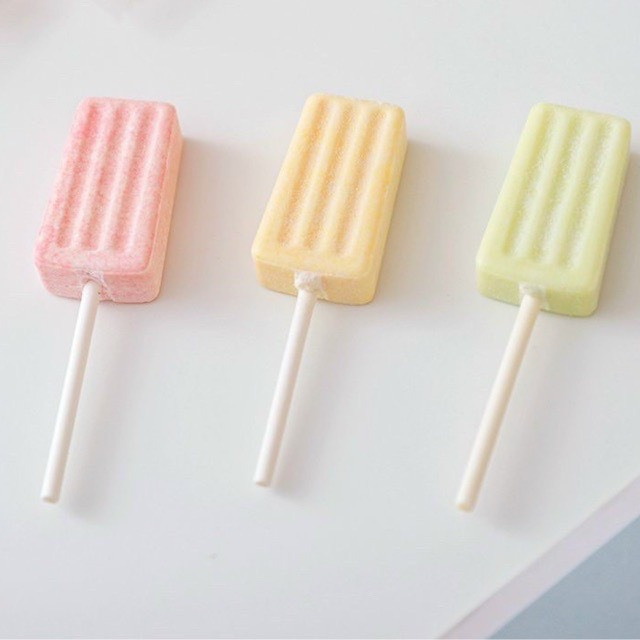 Một hộp kẹo mút que sữa bò nén hình gấu dễ thương Pamiriter Đài Loan hộp 120gam